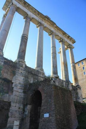 The remains of the Temple of Saturn.